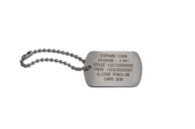 Plaque militaire gravée au verso sur 6 lignes